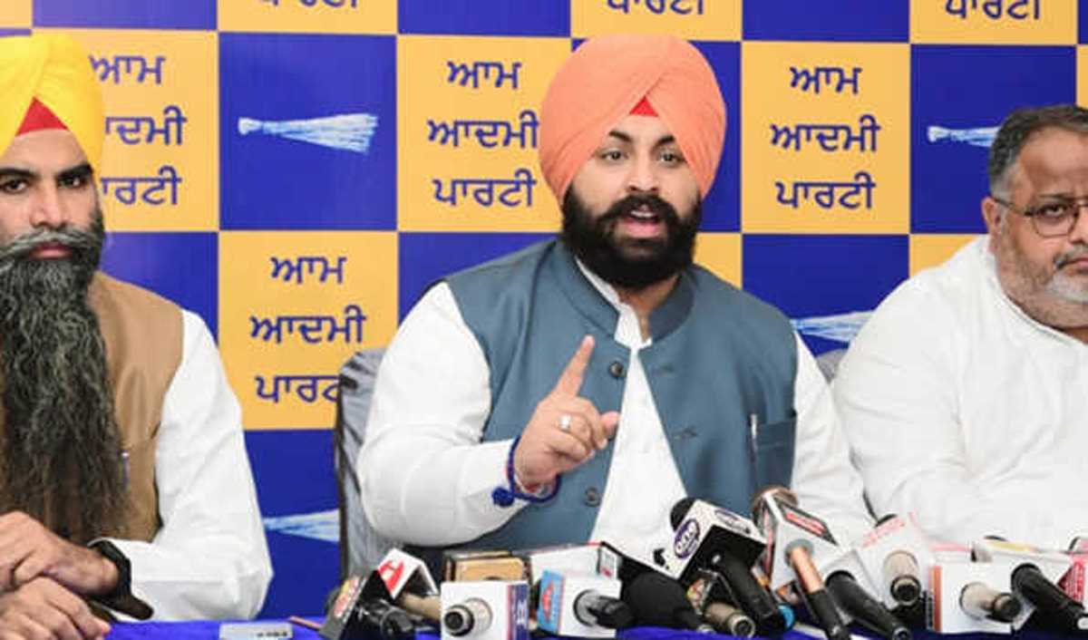 आप सरकार ने शिक्षा, स्वास्थ्य को राजनीति का केंद्र बना दिया : बैंस आप सरकार ने शिक्षा, स्वास्थ्य को राजनीति का केंद्र बना दिया : बैंस